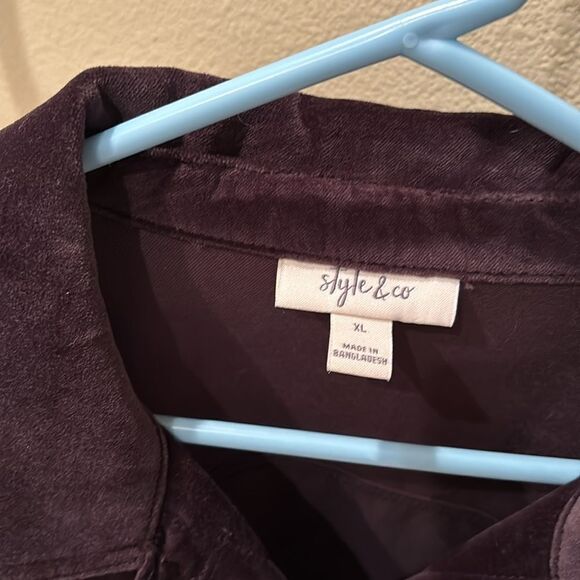 Style and Co woman's deep purple velvety coat or shirt w gorgeous flower detail - Picture 8 of 15